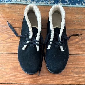 Kuru black suede ankle boots